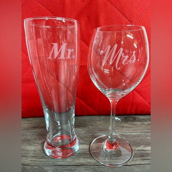 Etched Mr.‎ & Mrs. Wine/Beer Glass Set-Wedding Newlywed Gift for wine/beer lover - Picture 1 of 2